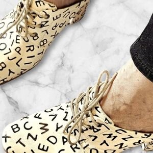 :39/9: Prophecy Women's Lace Up Heels.